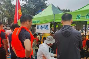 媒体人：泰山队心态比较急躁，克雷桑在遇到阻碍时往往容易上头